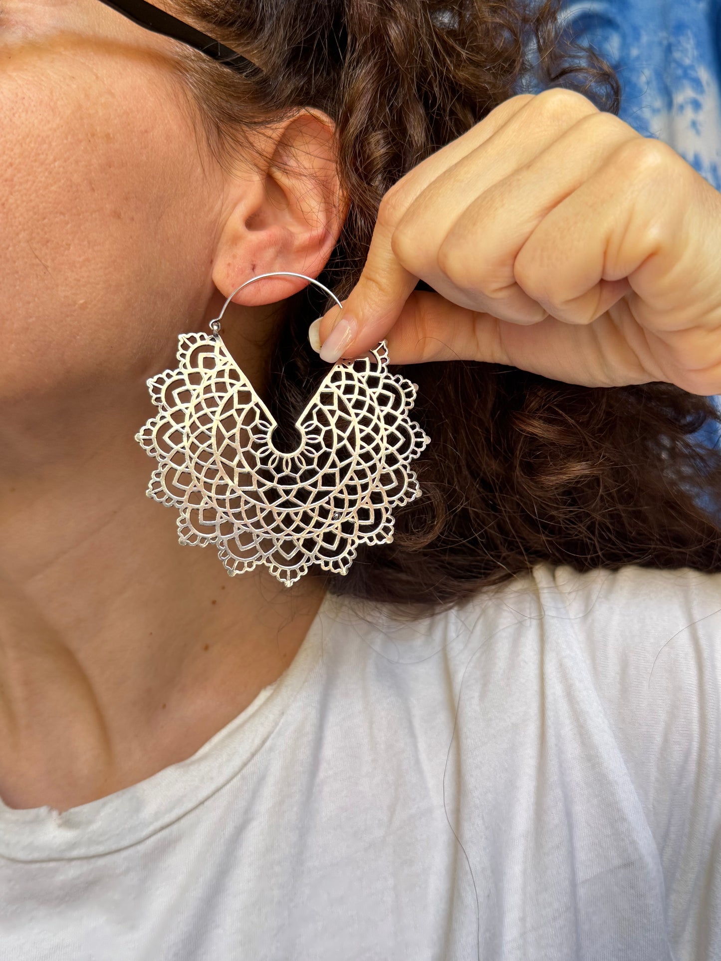 Orecchini boho argentati cerchi mandala