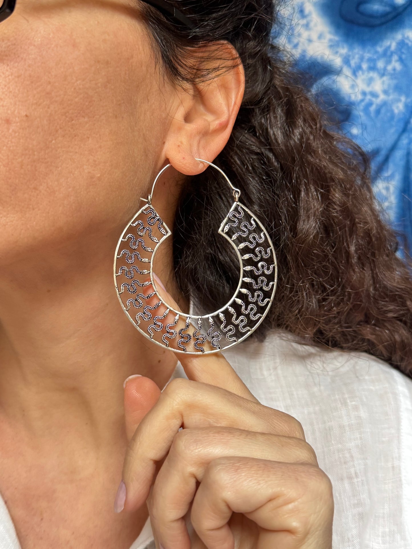 Orecchini boho argentati cerchi serpenti
