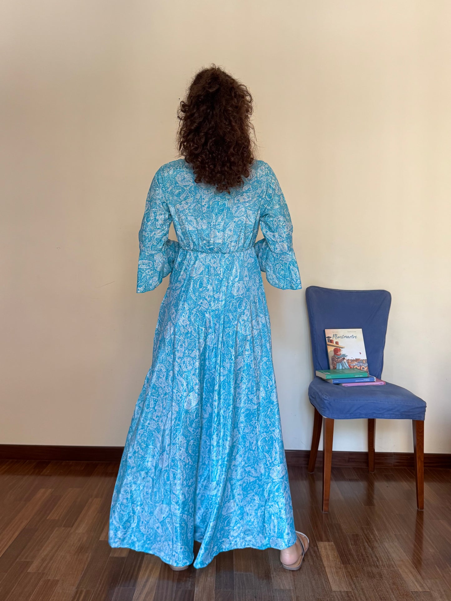 Langes Kleid mit 3/4 Ärmeln Größe S A176