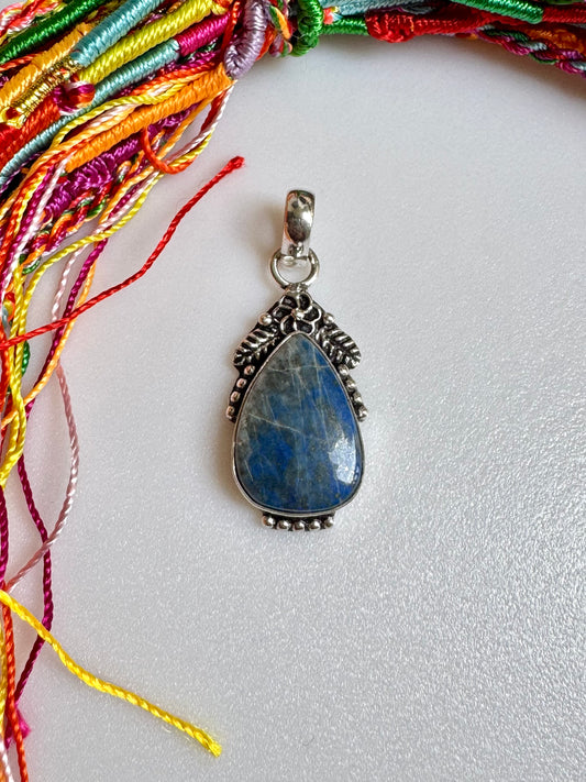 Ciondolo argentato lapislazzuli