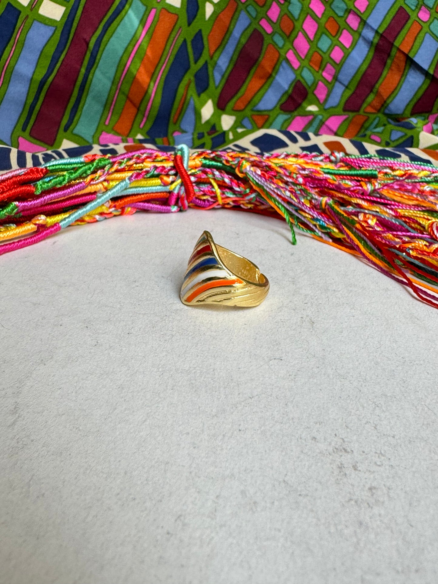 Golden ring colored bands