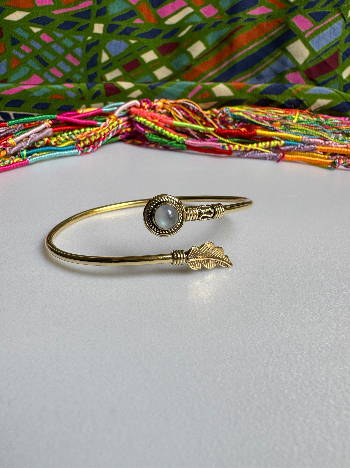 Fliedergoldenes Boho-Armband