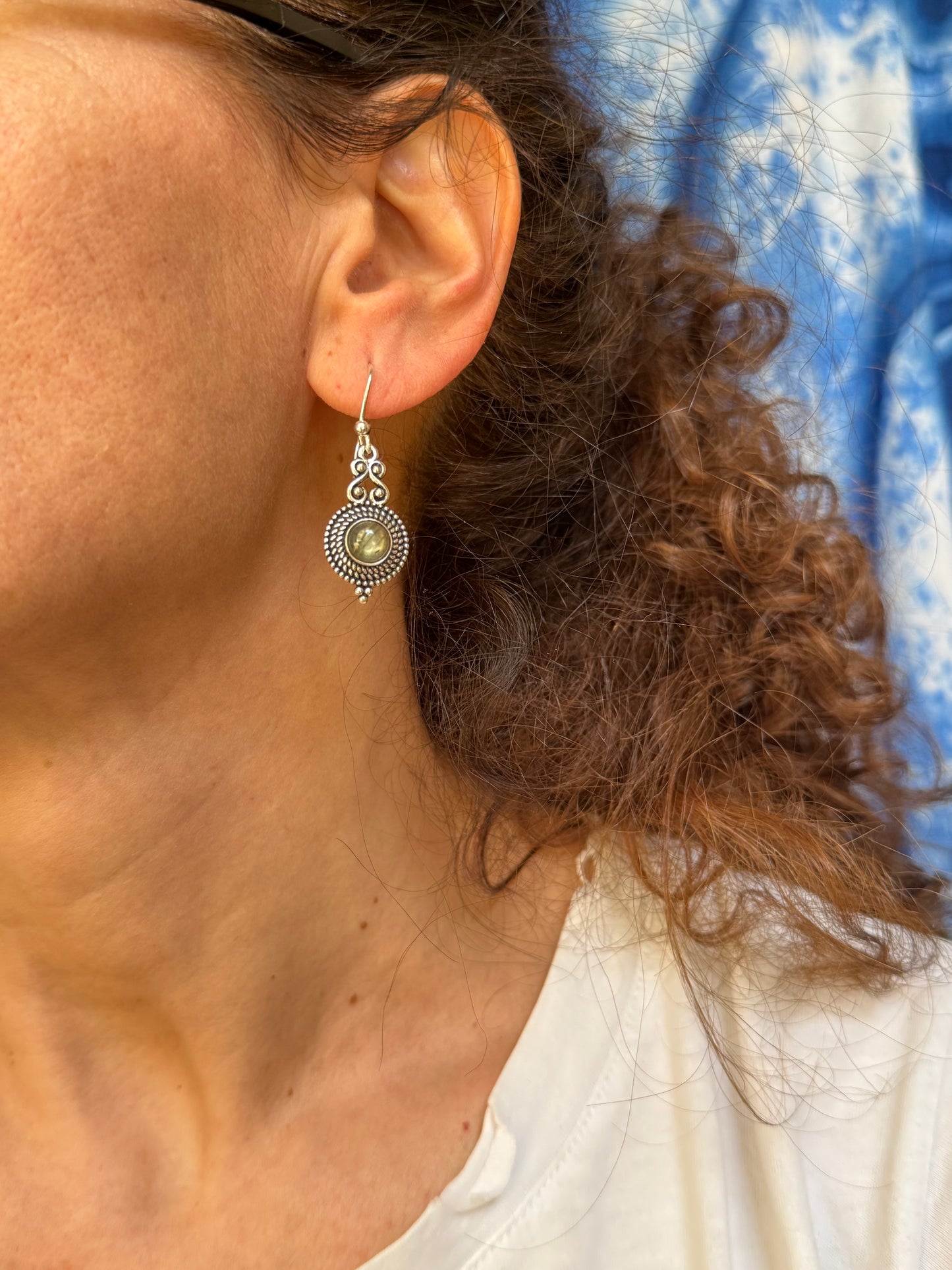 Orecchini boho argentato labradorite V1