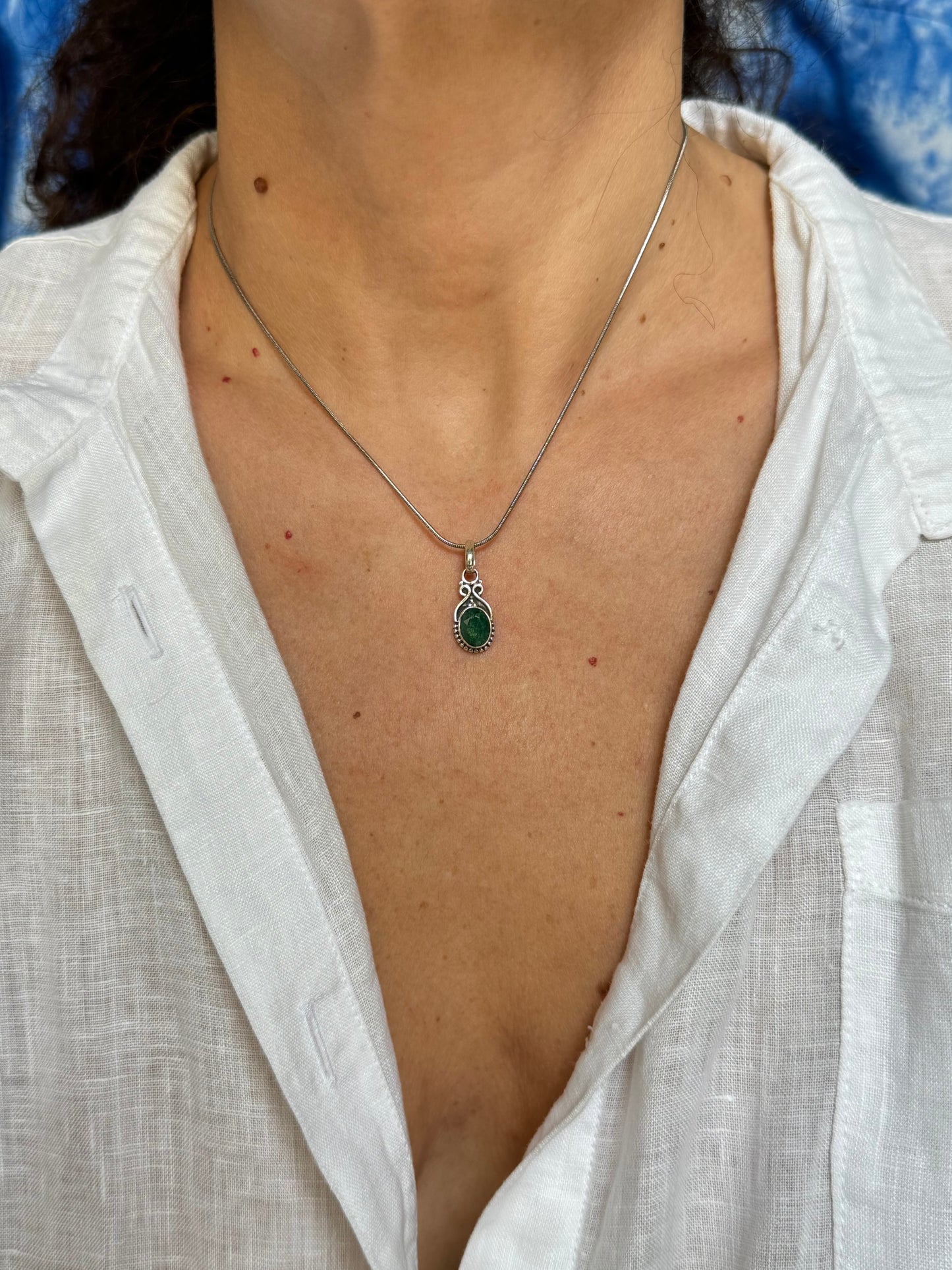 925 silver pendant with emerald root F23