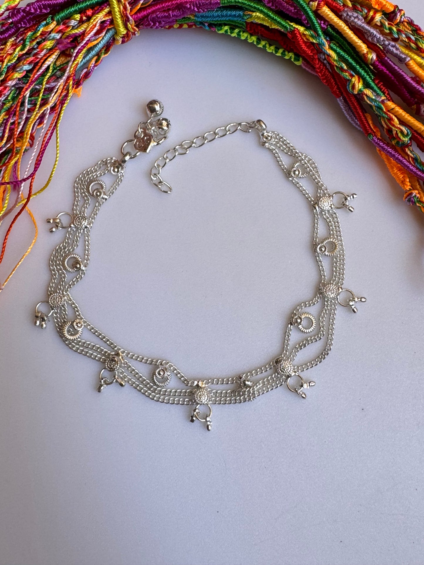 Silbernes Fußkettchen mit Creolen 1