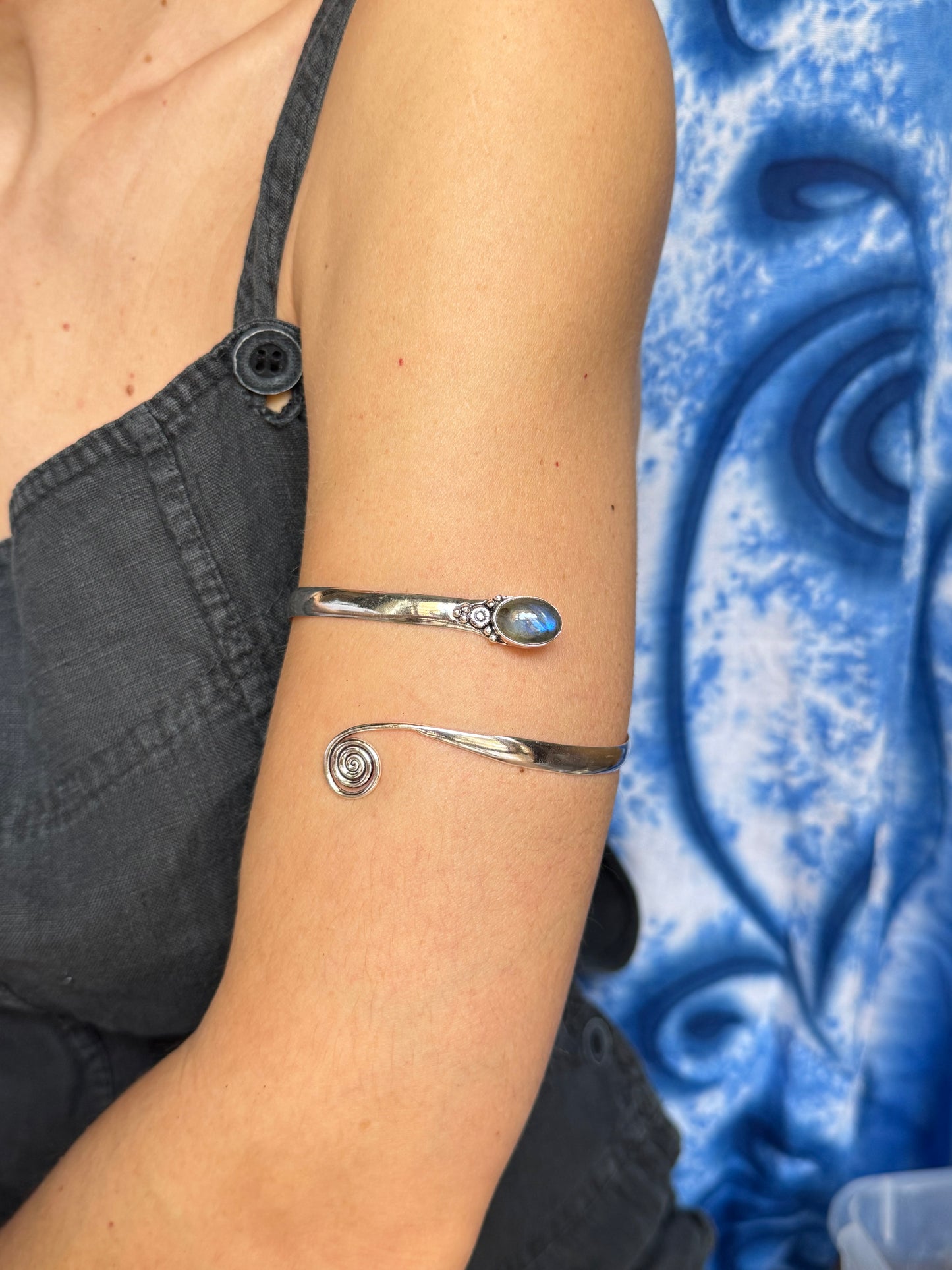 Bracciale braccio boho argentato labradorite