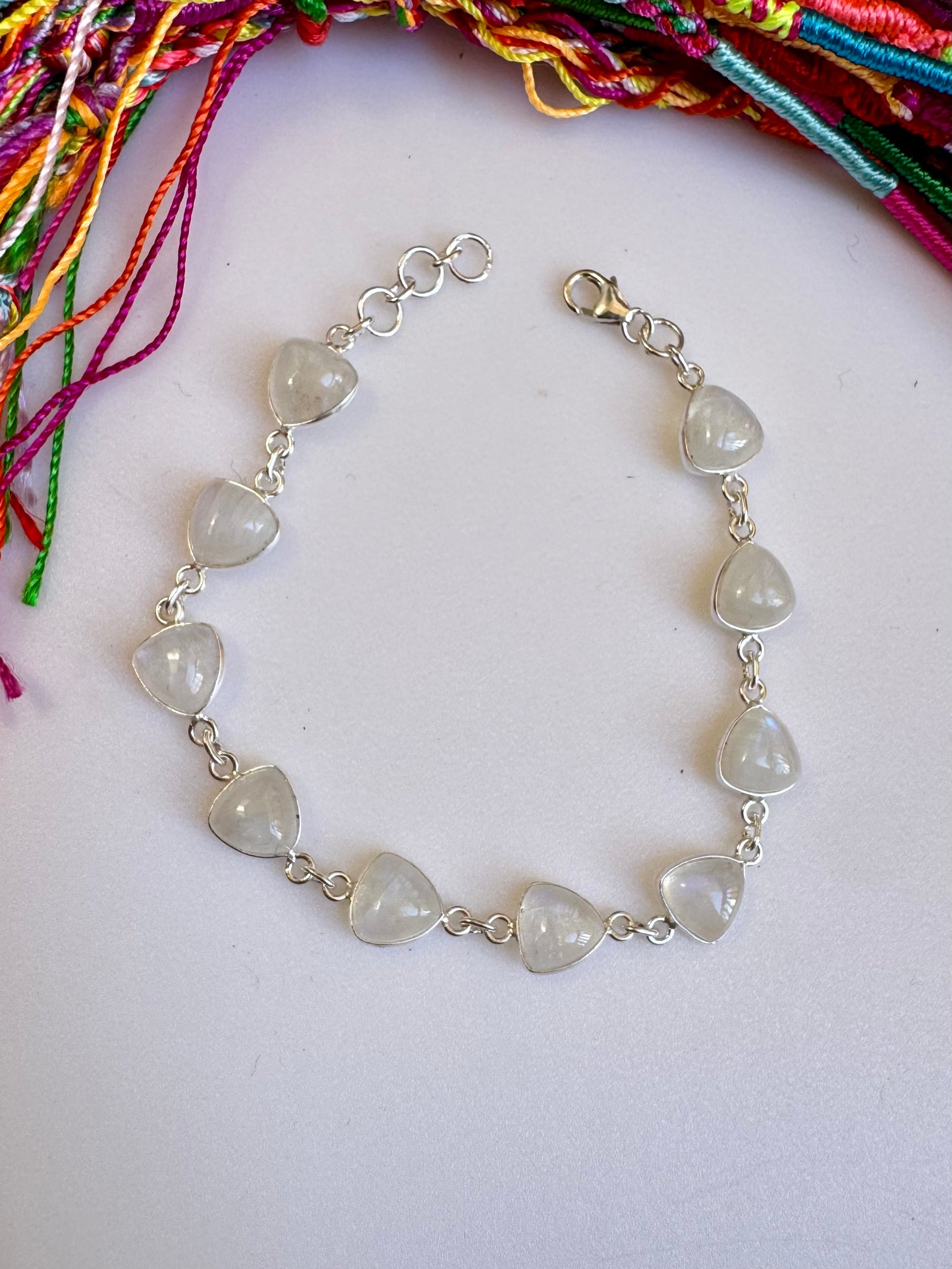 Armband aus 925er Silber mit Regenbogenmondstein B69