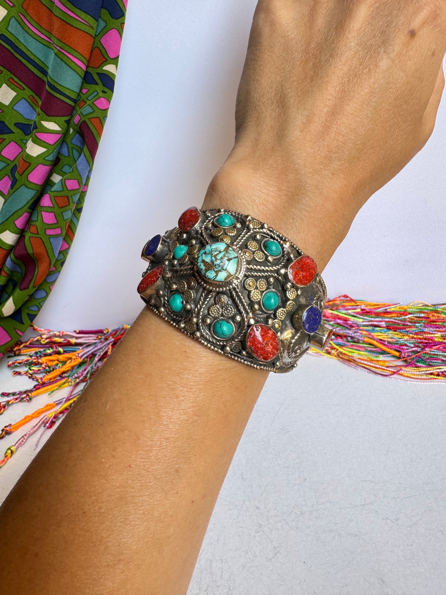 Bracciale rigido nepalese vintage