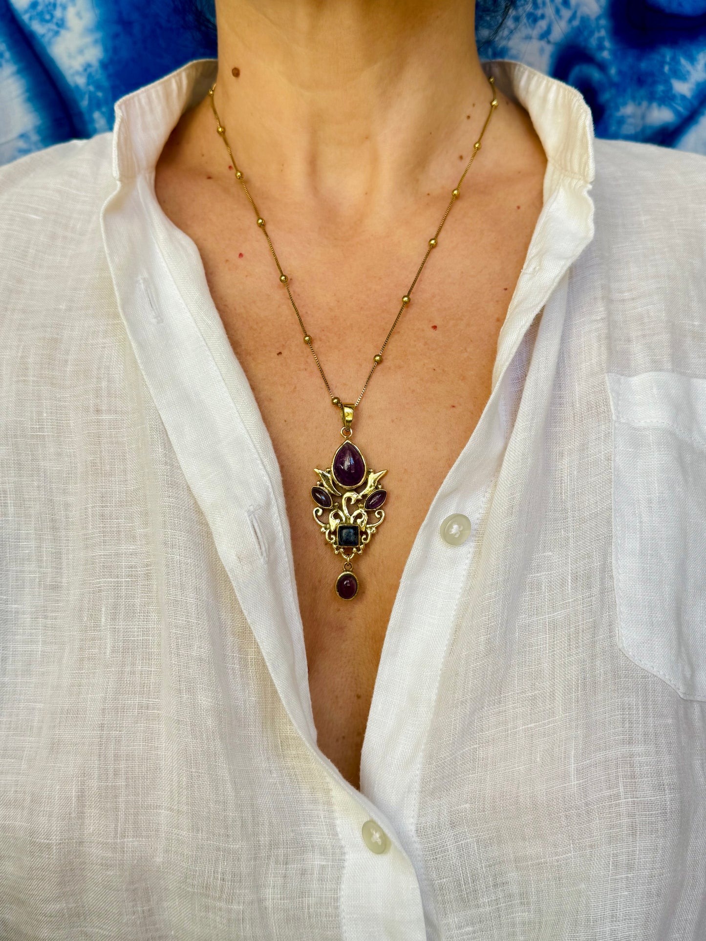Collana boho dorata con ciondolo ametista
