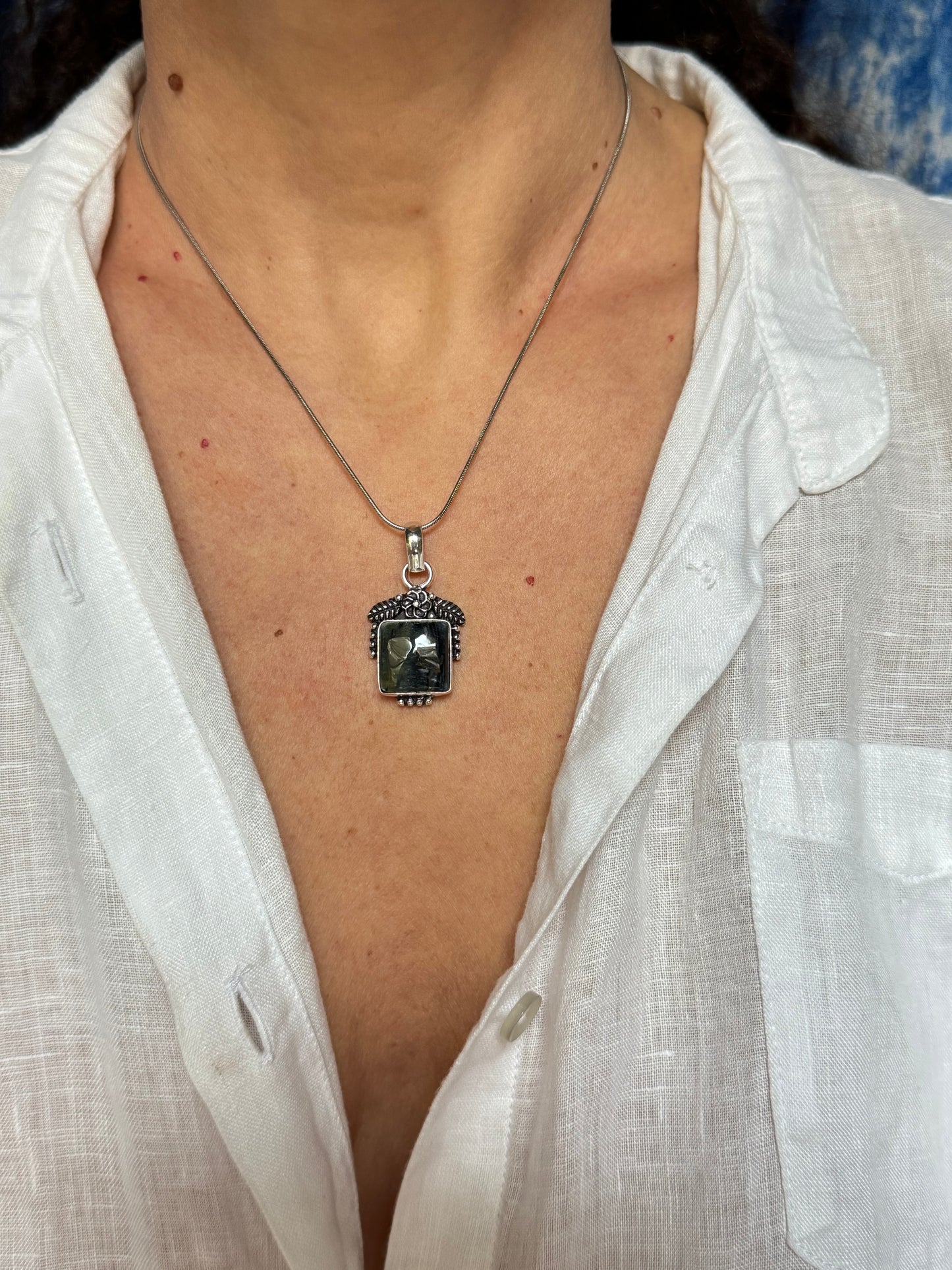 Ciondolo argentato labradorite