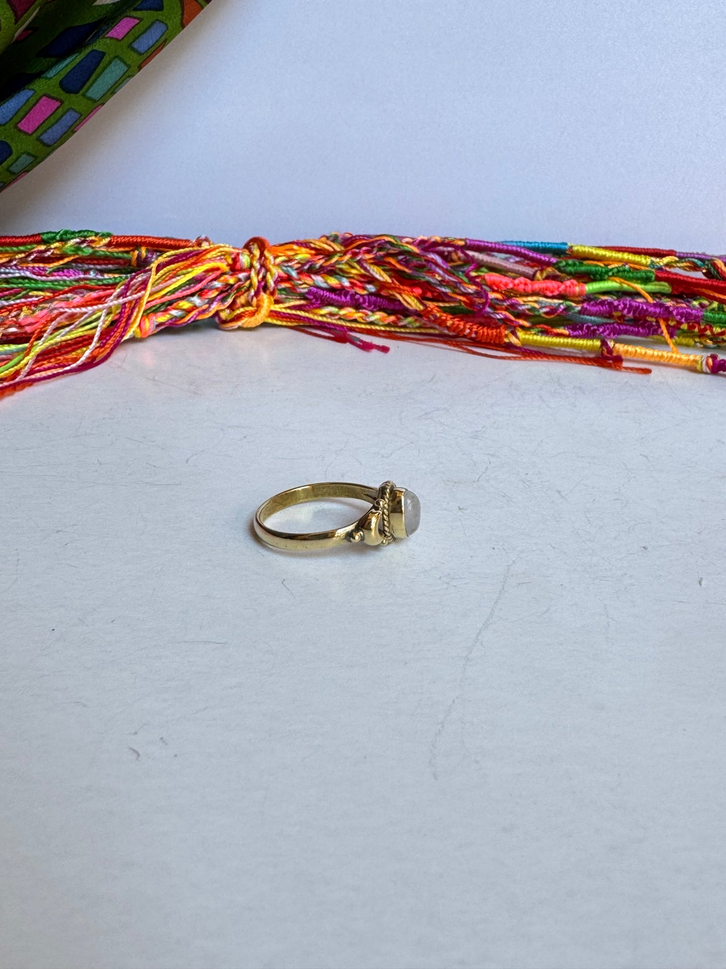 Anello boho dorato pietra di luna arcobaleno misura 16/17