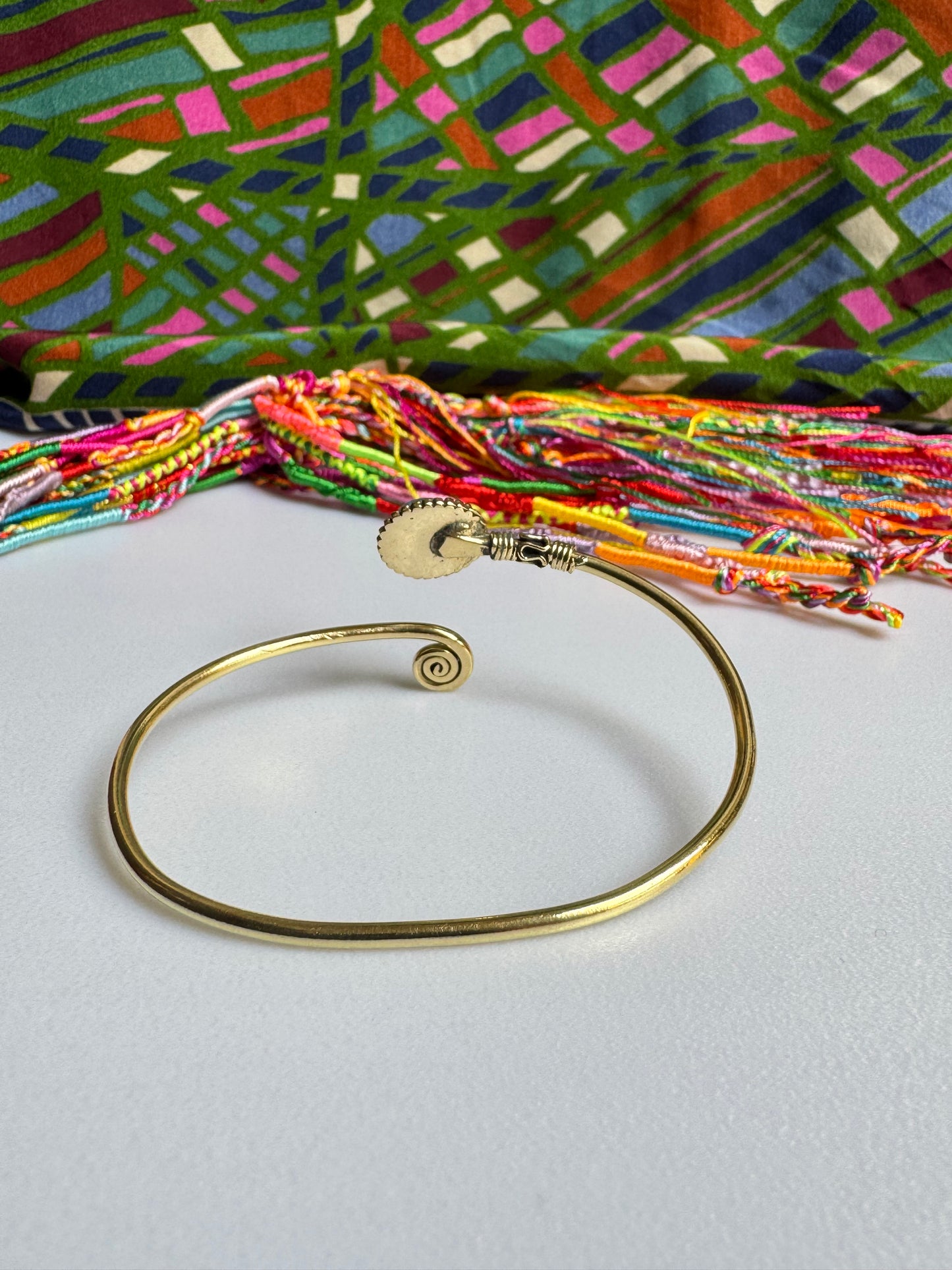 Goldenes himmelblaues Boho-Armband
