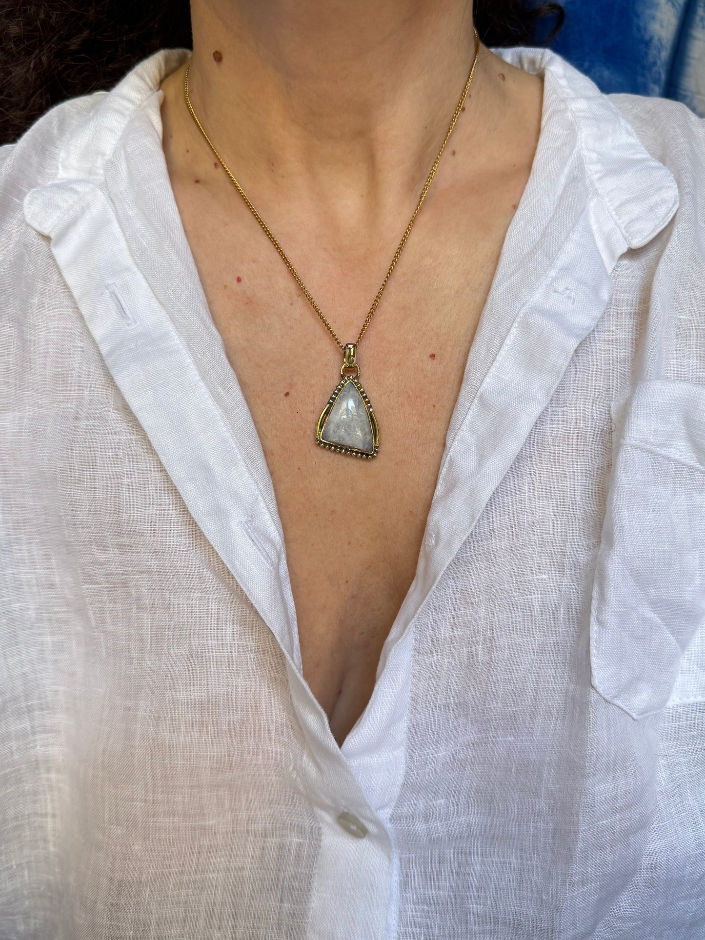Ciondolo boho dorato pietra di luna