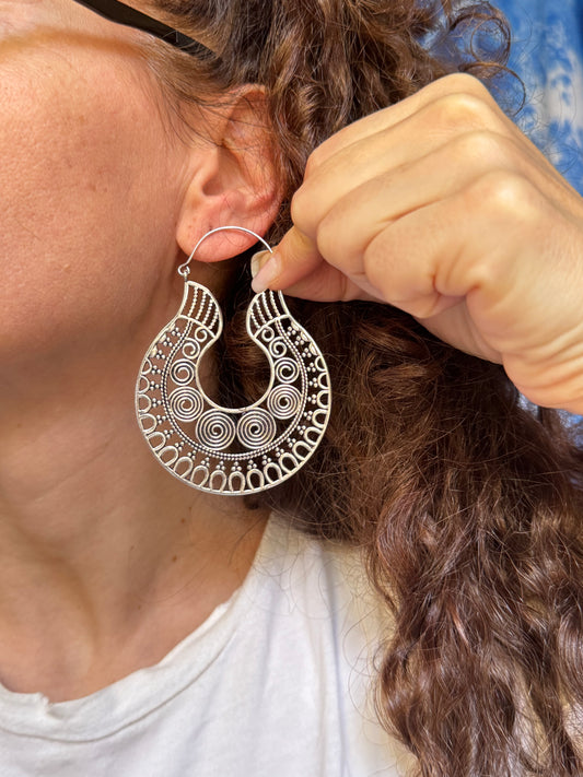 Orecchini boho argentati cerchi spirali