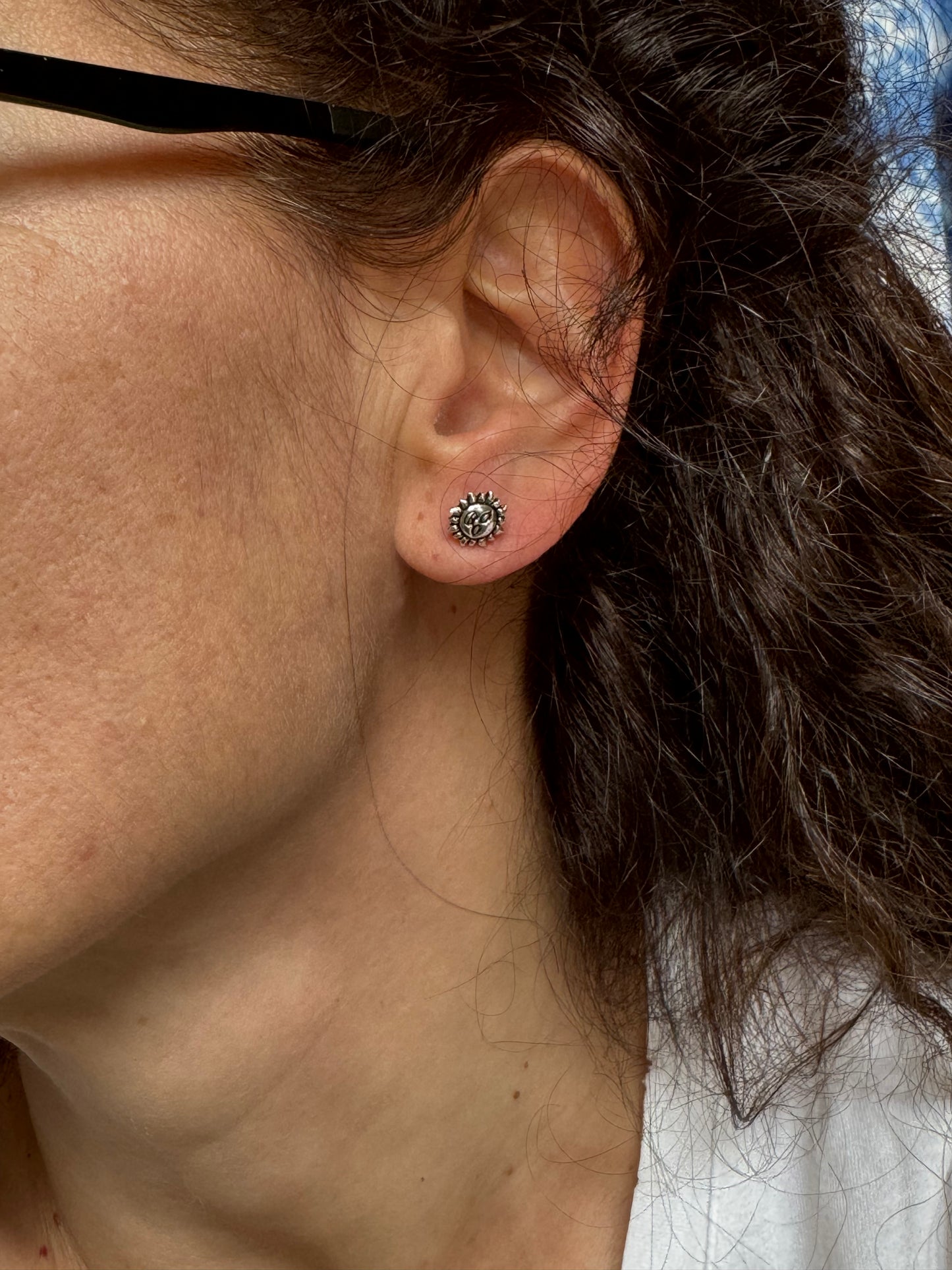 Single lobe earring in 925 silver sun