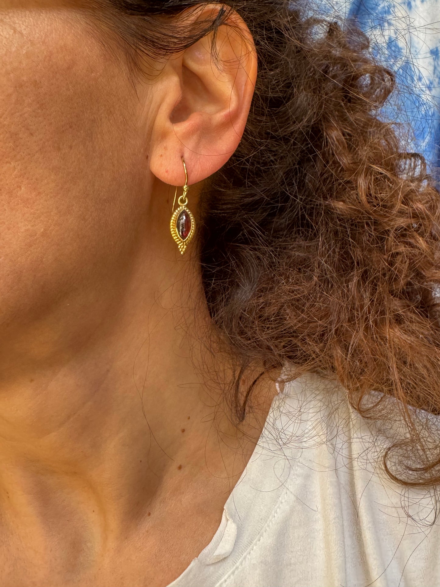 Orecchini boho dorato rosso V4