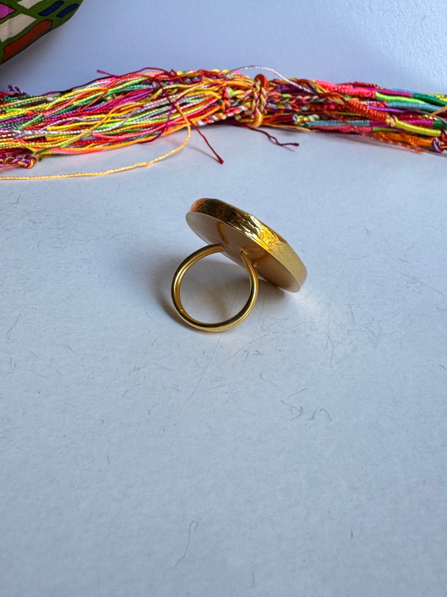 Anello dorato big carta da zucchero