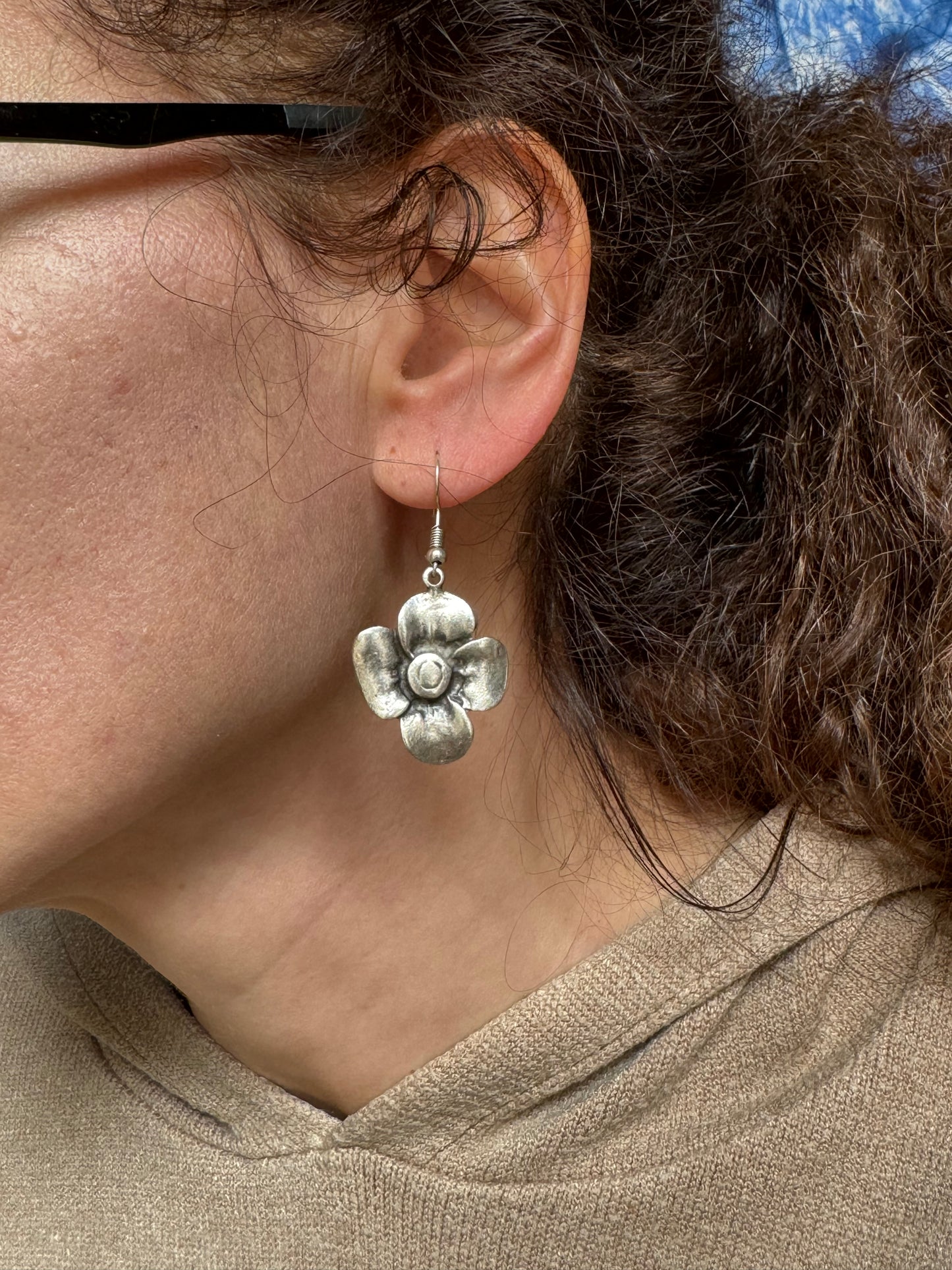 Blumenohrringe aus Zamak