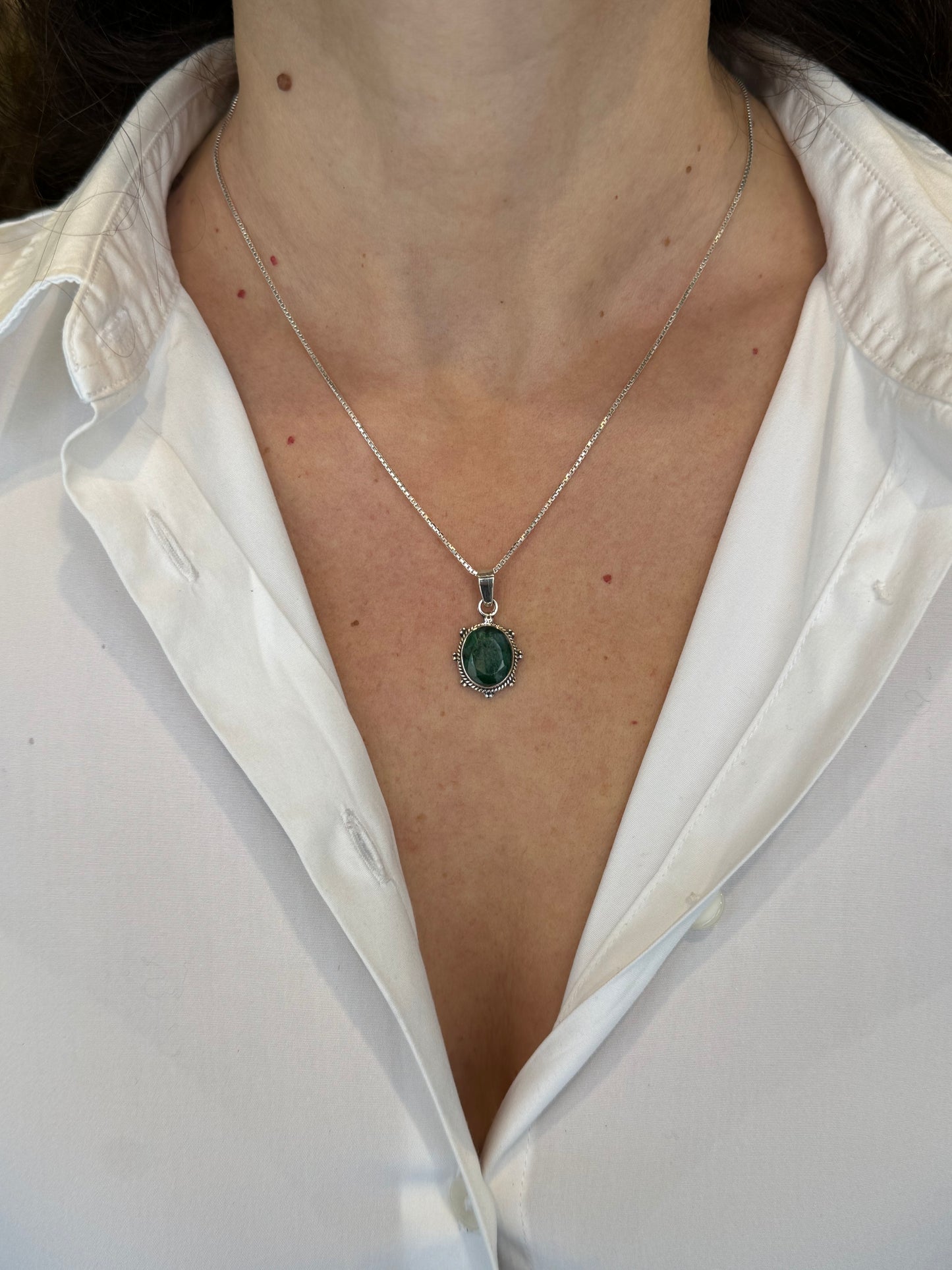 Ciondolo argento 925 radice di smeraldo C81