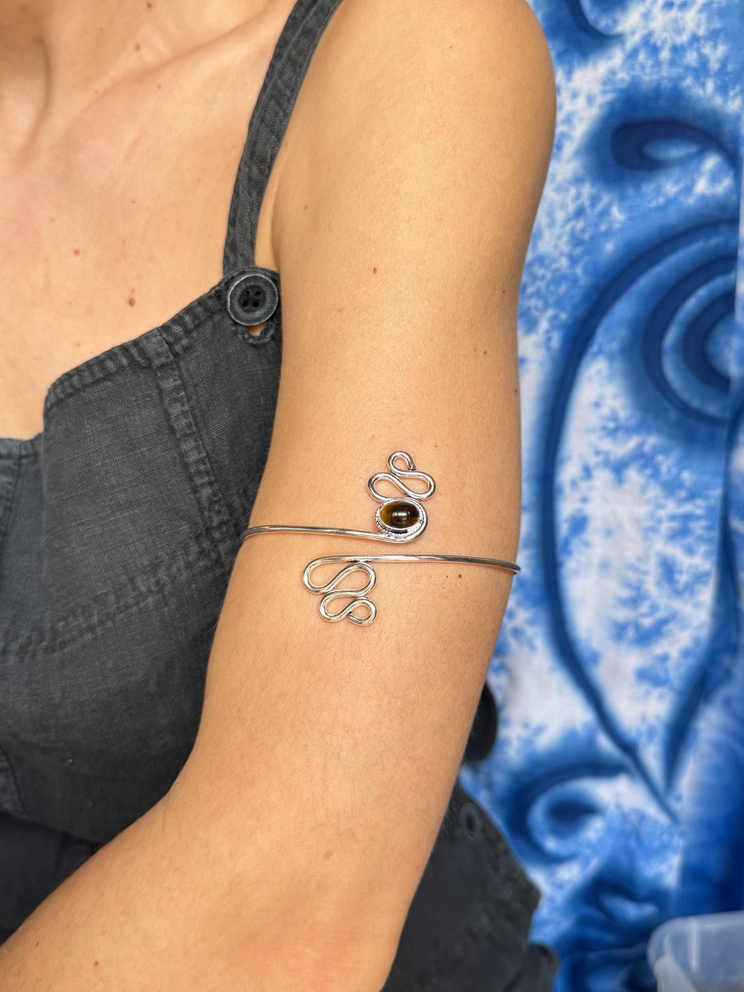 Bracciale braccio boho argentato occhio di tigre