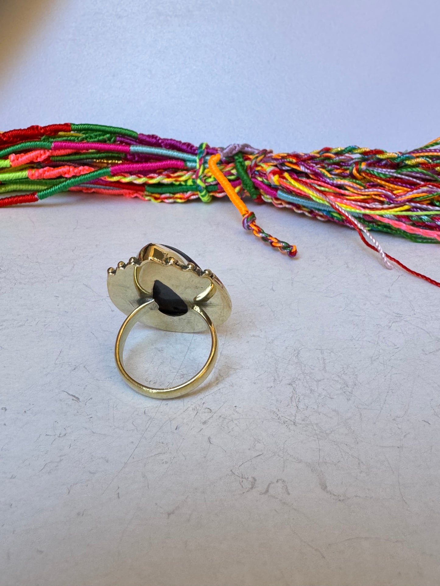 Anello boho dorato labradorite regolabile