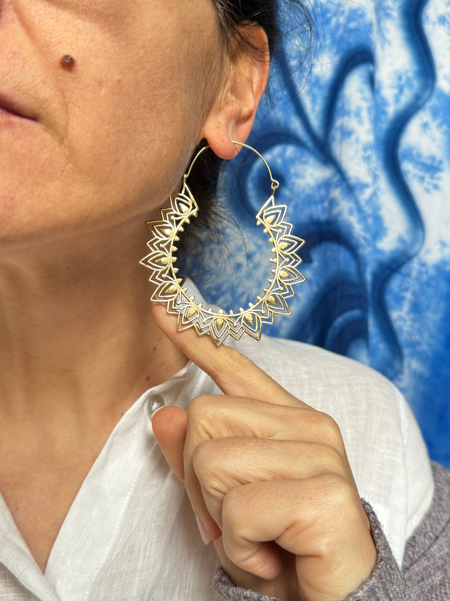 Orecchini boho dorati cerchi fiammelle