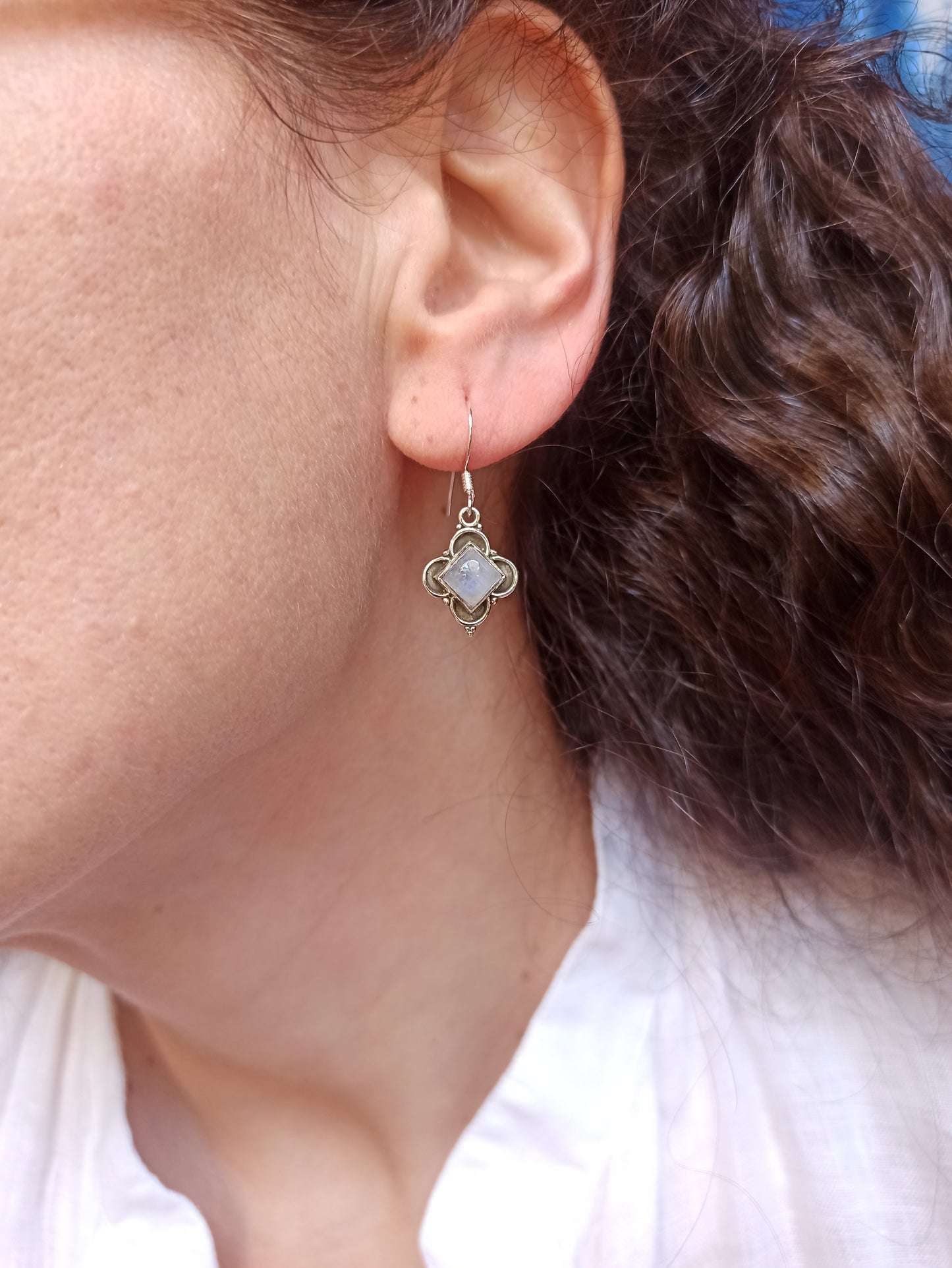 Regenbogen-Mondstein-Ohrringe aus 925er Silber