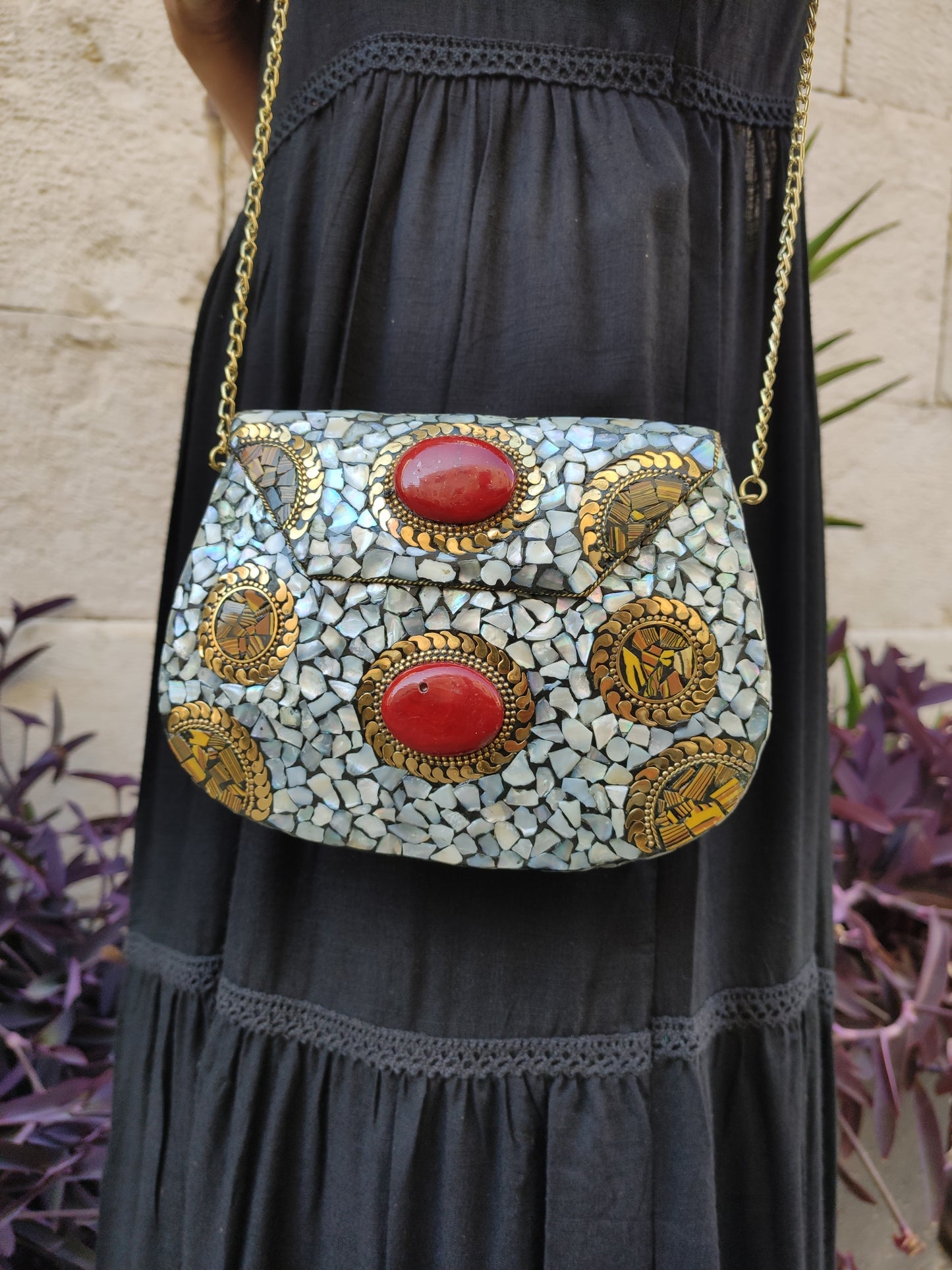 Small vintage rigid bag