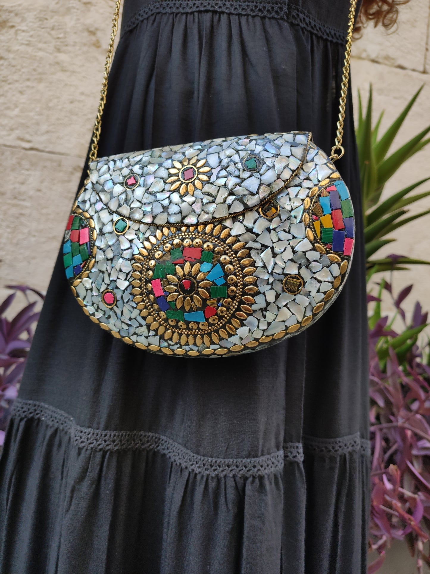 Small vintage rigid bag