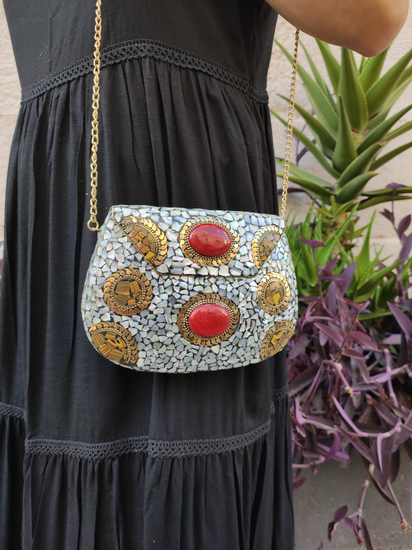 Small vintage rigid bag