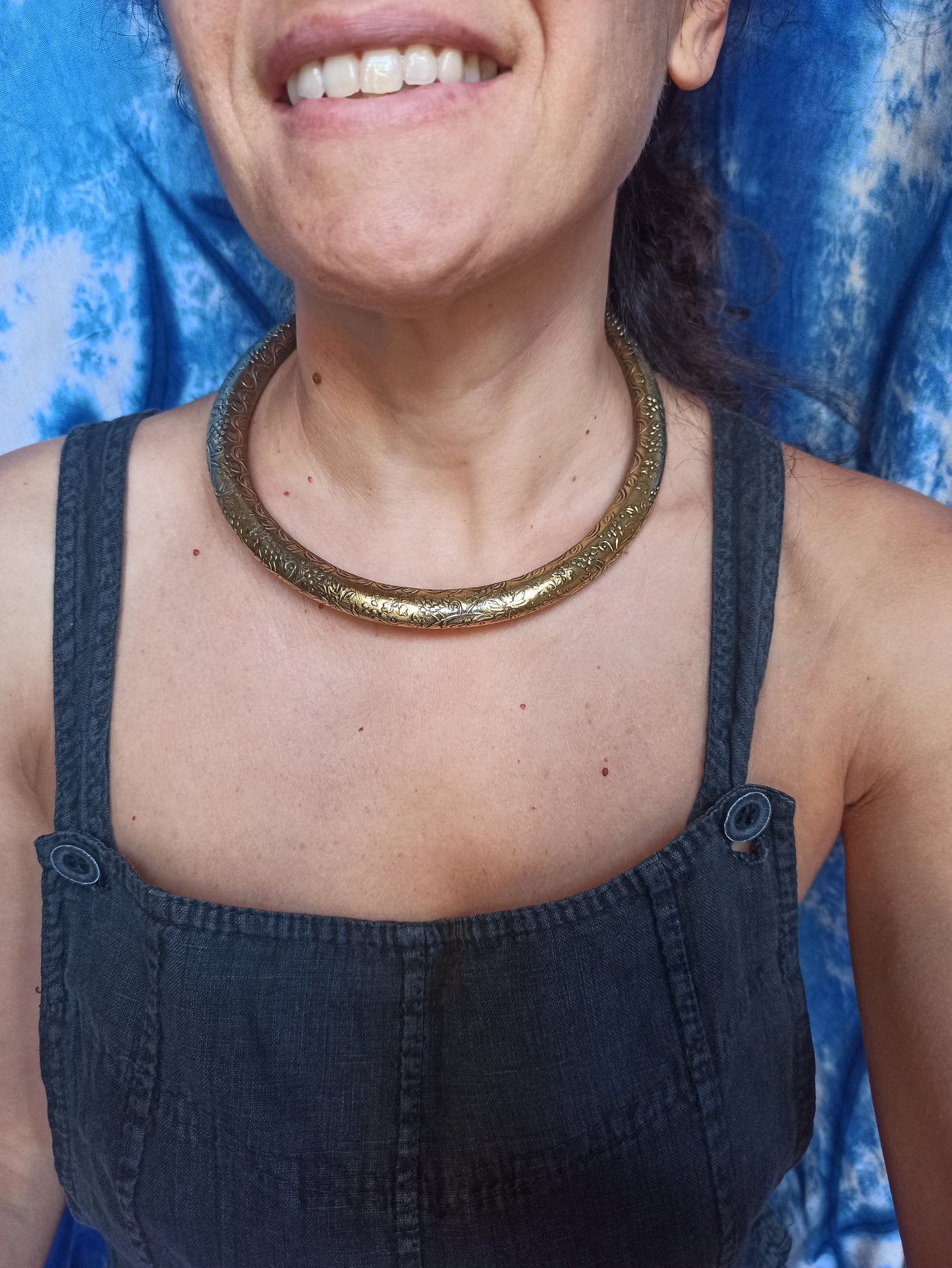 Goldener Doppelblumen-Gartenkragen