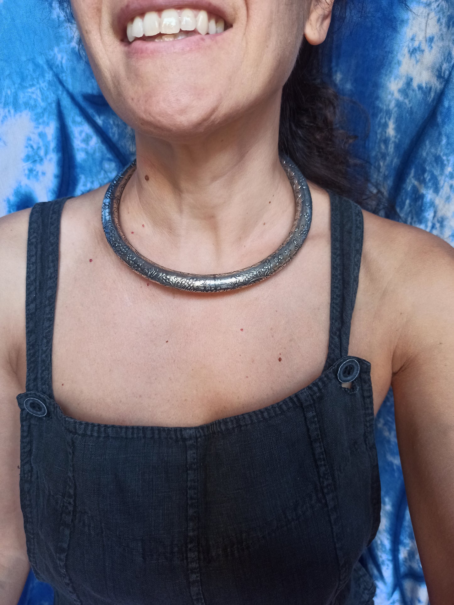 Silberner doppelter Blumengartenkragen