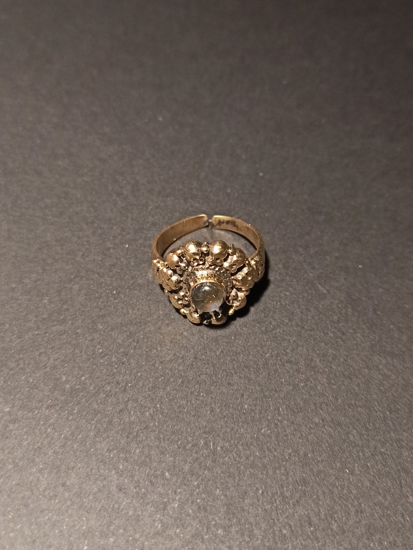 Rosettengoldener Boho-Ring