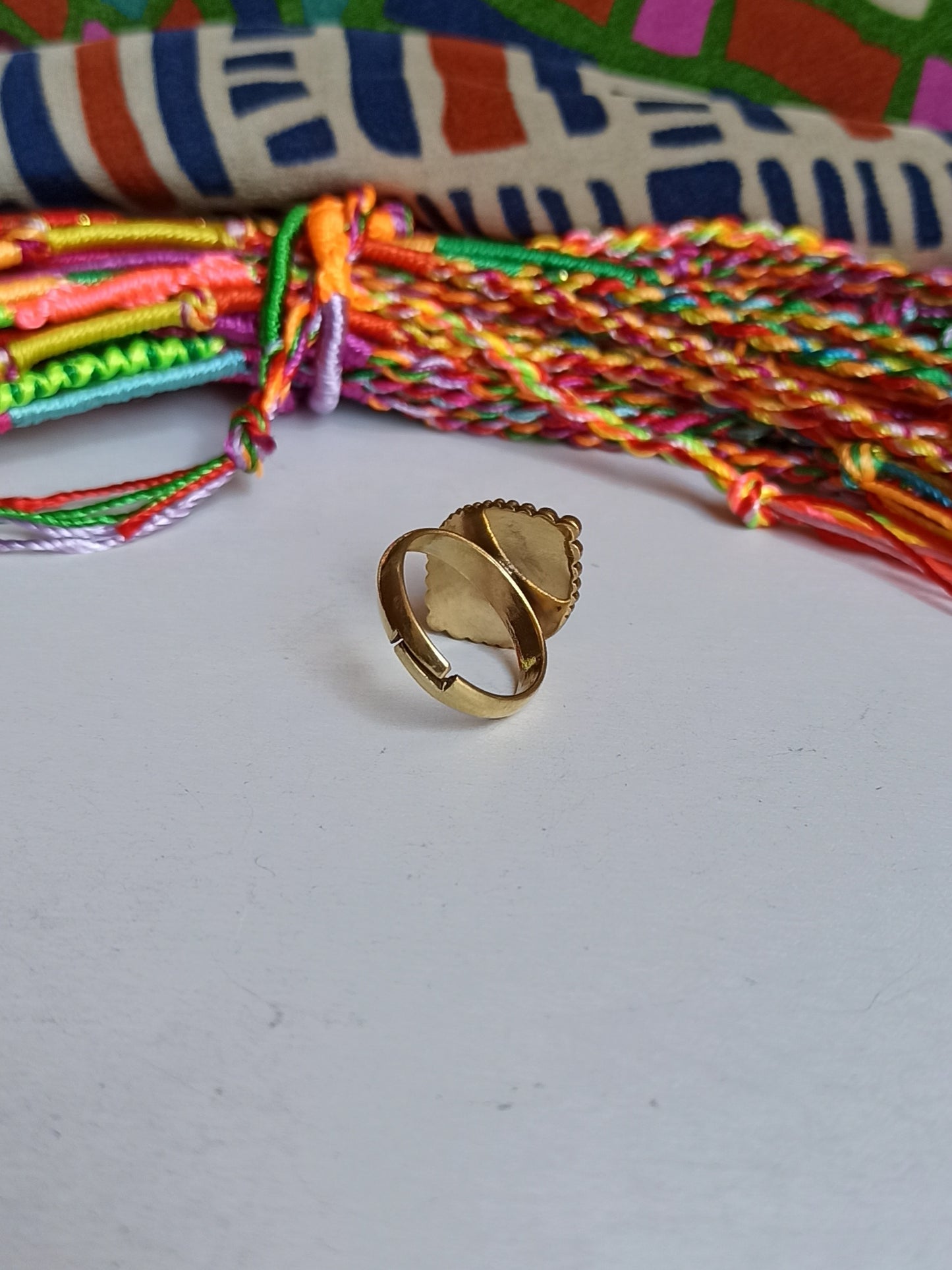 Doppelspitziger goldener Boho-Ring