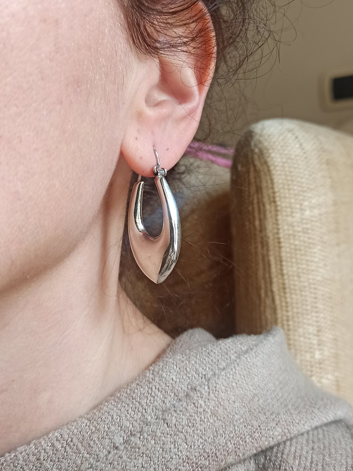 925 Silver Pointed Dome Earrings W12