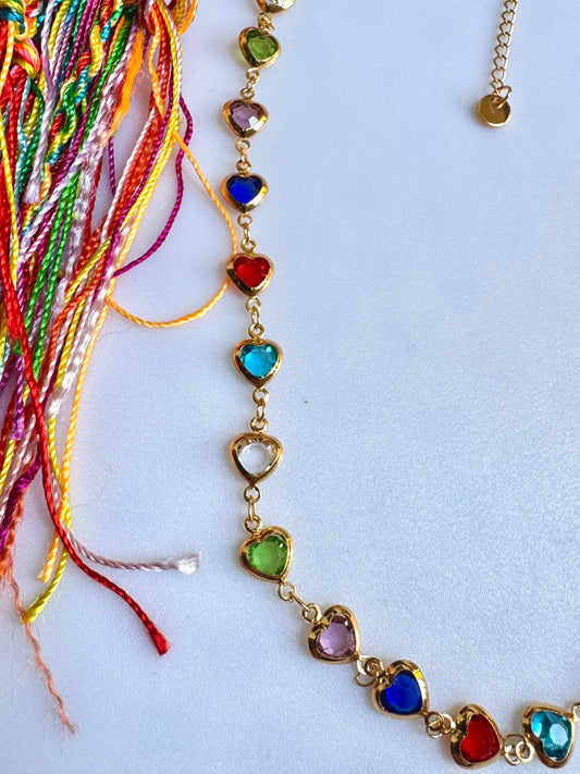 Collana girocollo sottile acciaio dorato cuori colorati