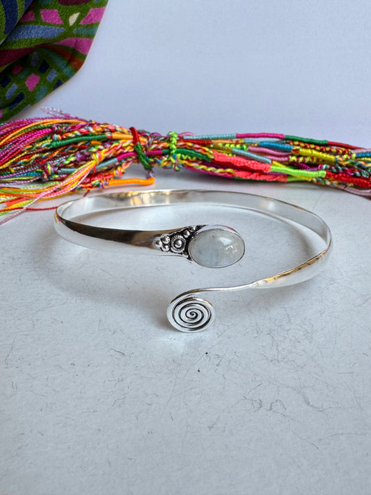 Bracciale braccio boho argentato pietra di luna