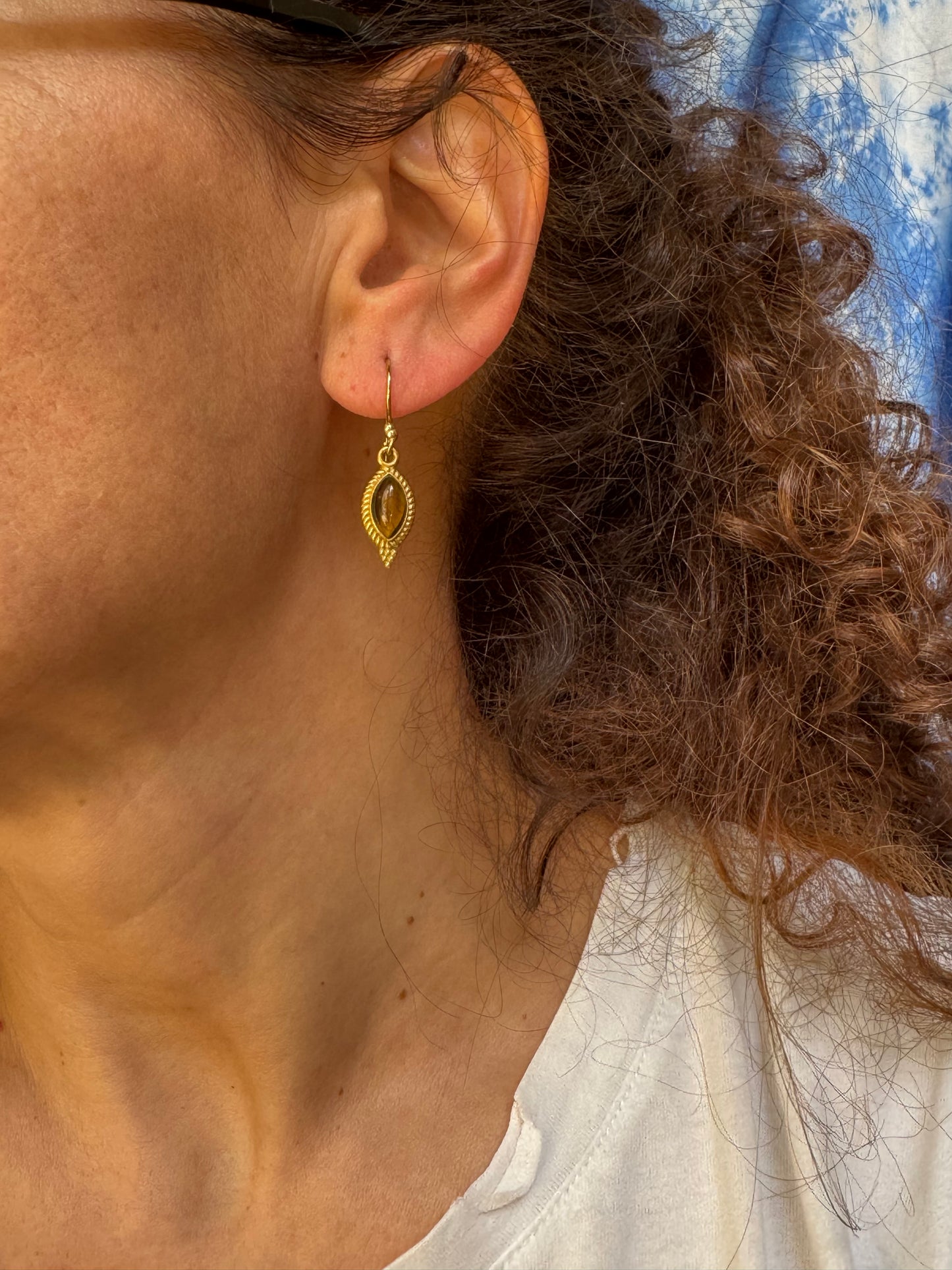 Orecchini boho dorato occhio di tigre V4