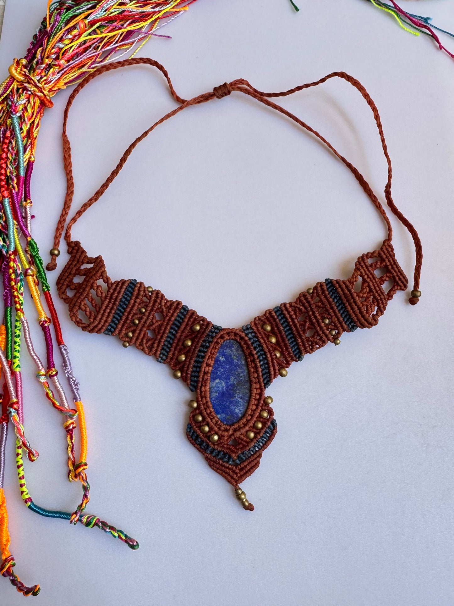 Collana macramè lapislazzuli B