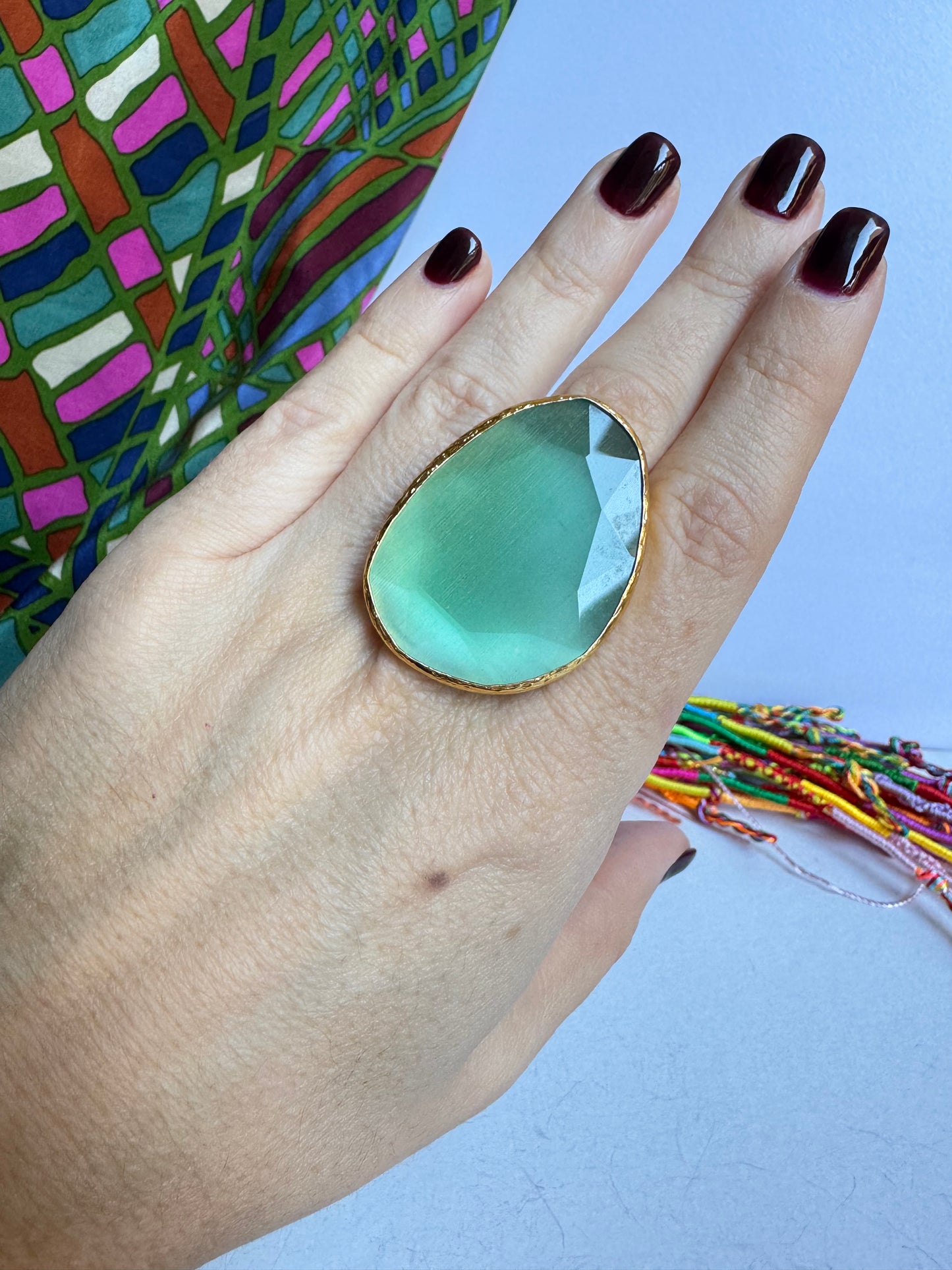 Anello dorato big verde chiaro