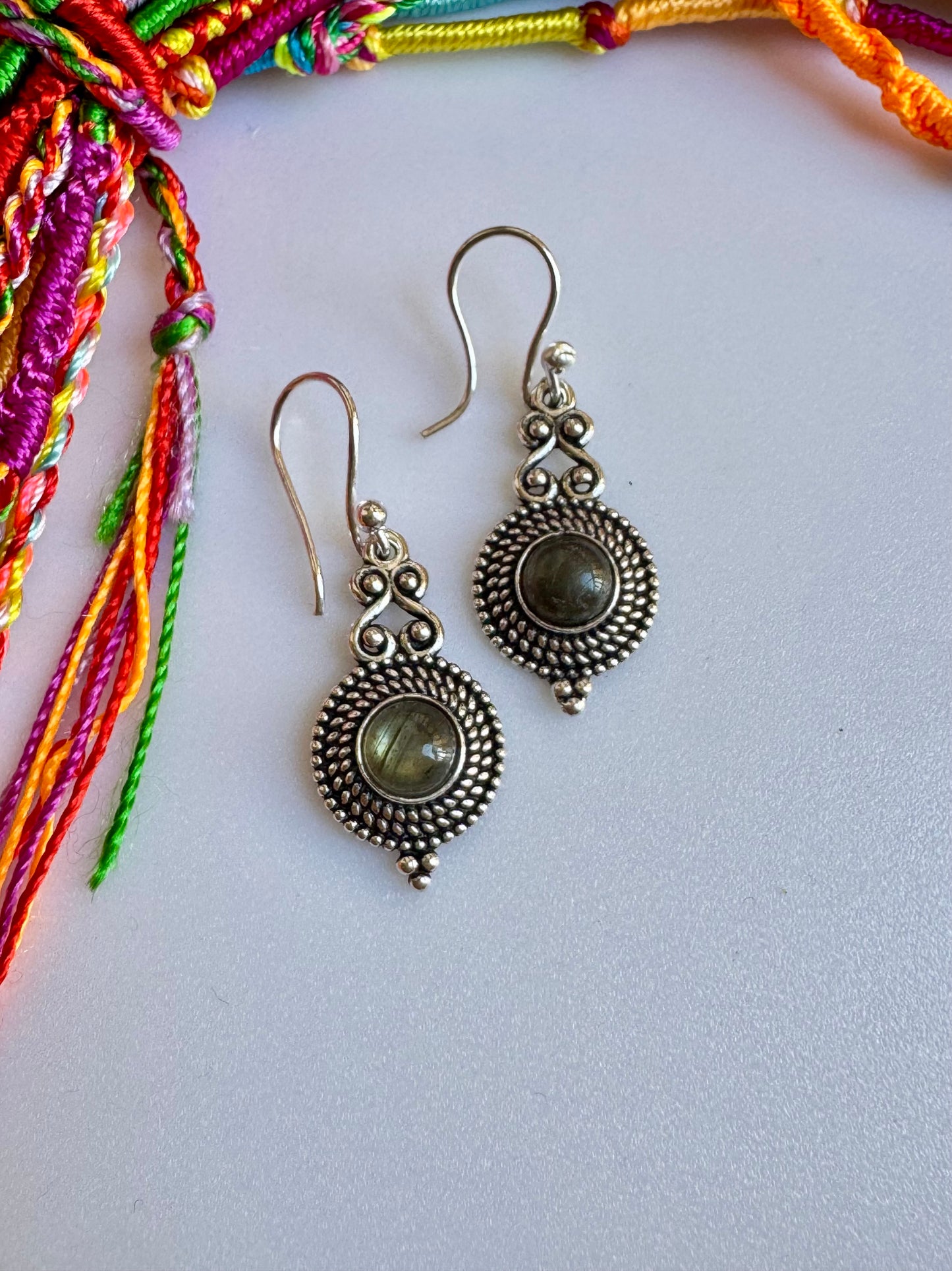 Orecchini boho argentato labradorite V1