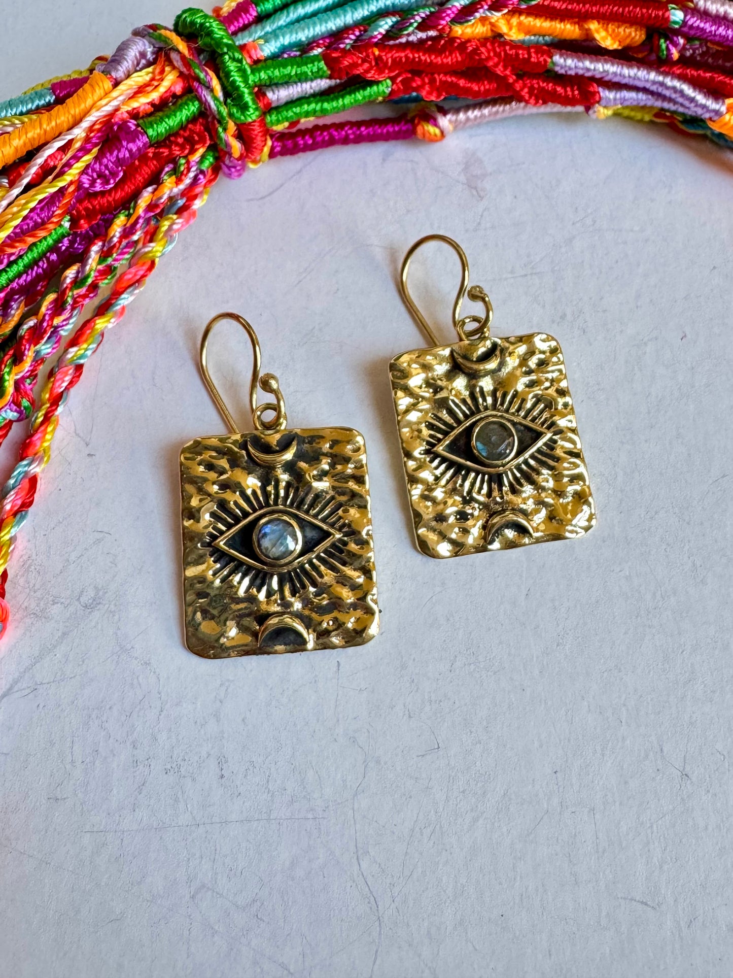 Orecchini boho dorato occhio labradorite