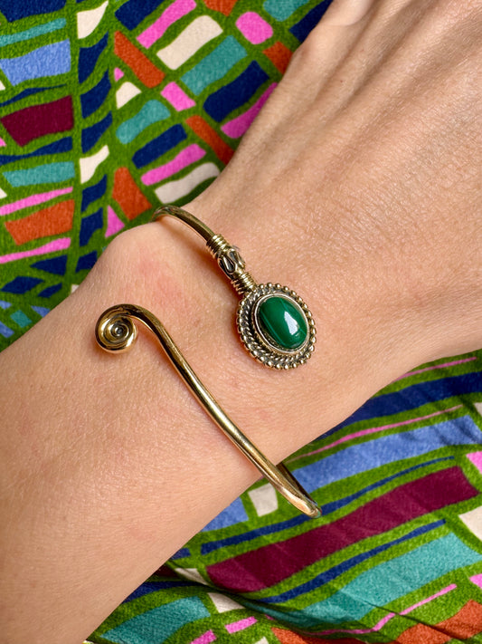 Bracciale boho dorato verde