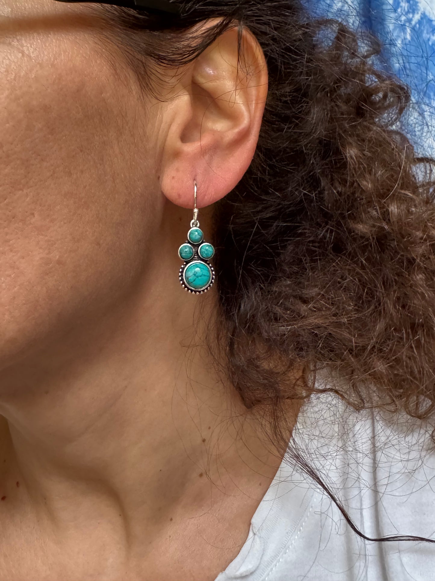Orecchini boho argentato turchese V3