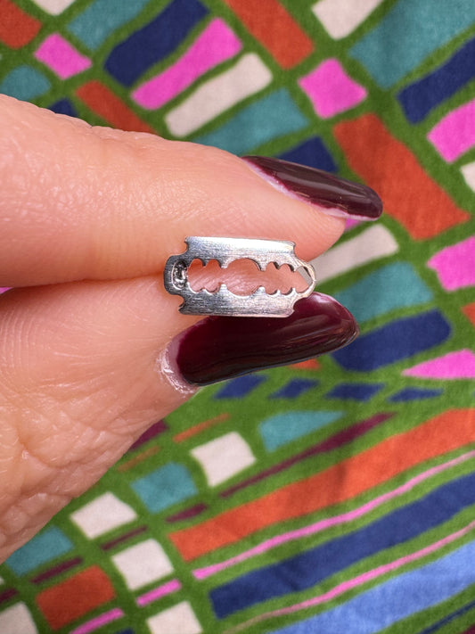 Orecchino singolo lobo argento 925 rasoio