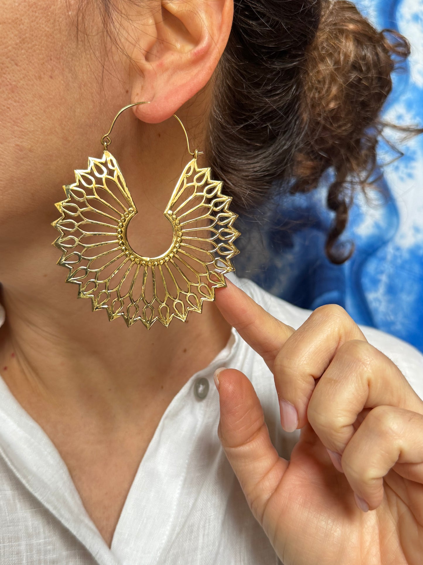 Orecchini boho dorati cerchi ventaglio