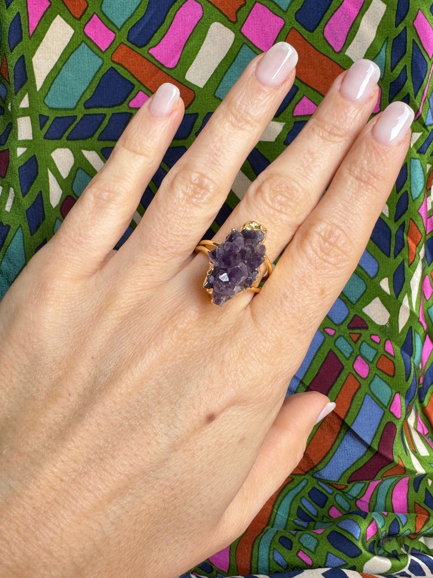 Golden ring with amethyst chips 1