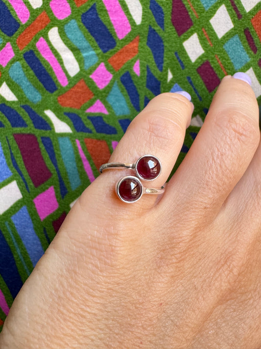 Adjustable garnet silver ring, size 10 X48