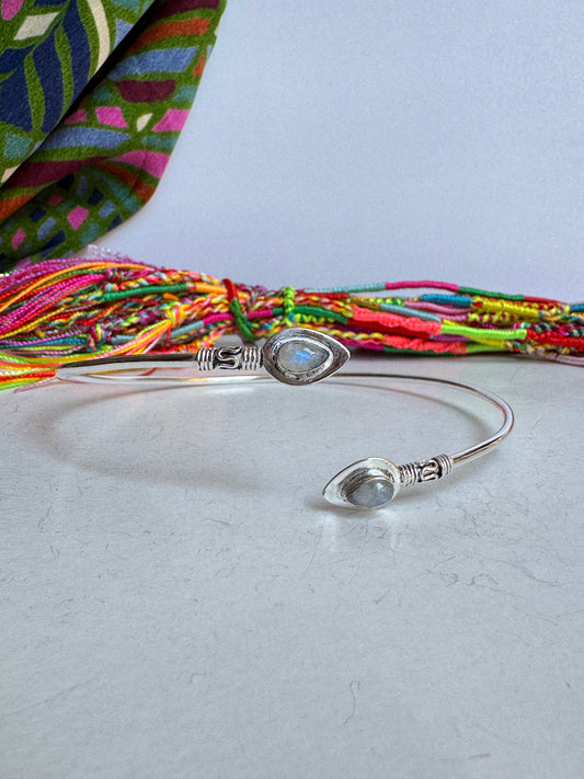 Bracciale braccio boho argentato pietra di luna