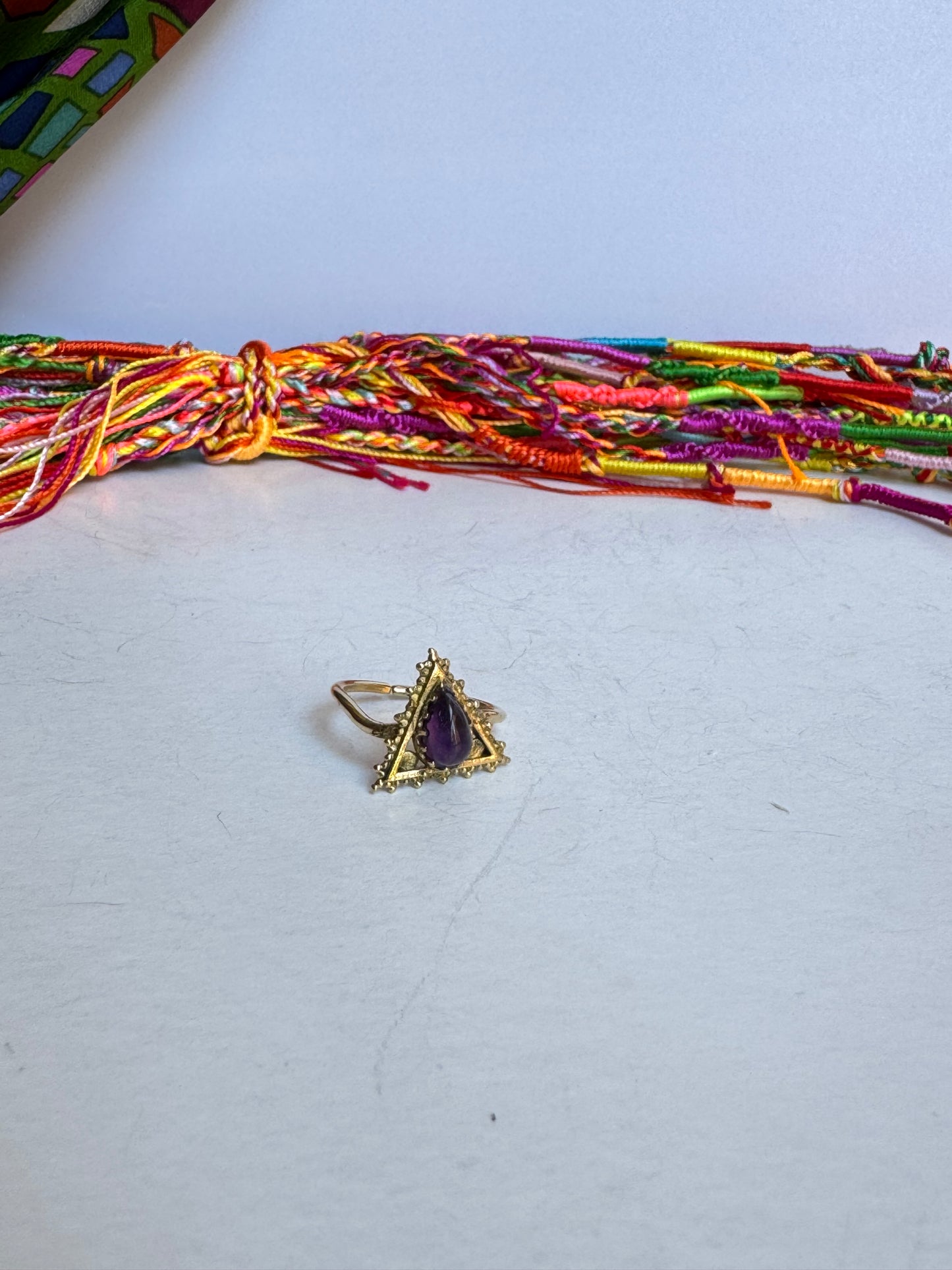 Anello boho dorato viola
